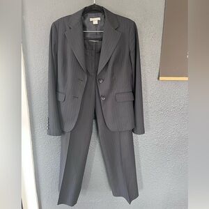 Women’s Vintage Ann Taylor Navy Pinstripe Blazer and Pants Suit Size 2